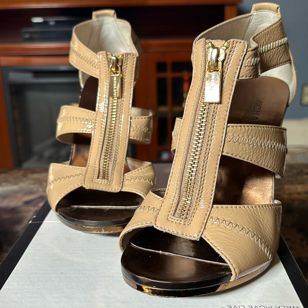 Michael Kors open to heel